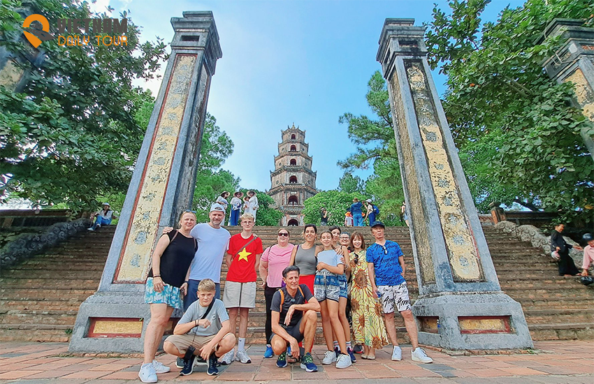 Vietnam-Daily-Tour