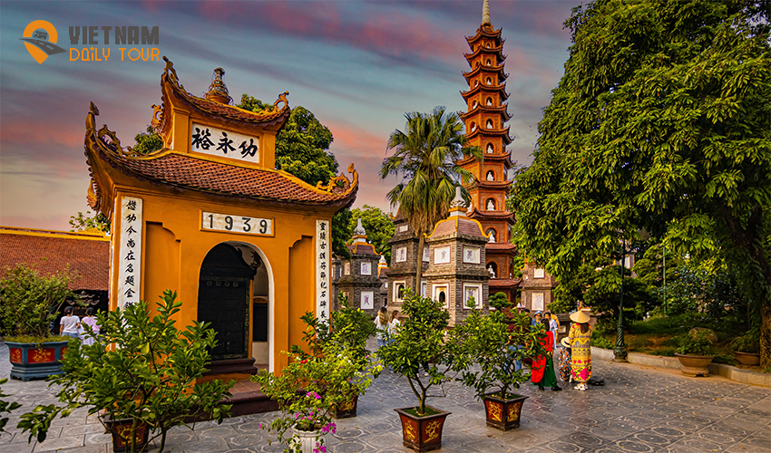 Tran-Quoc-pagoda-Hanoi-Vietnam